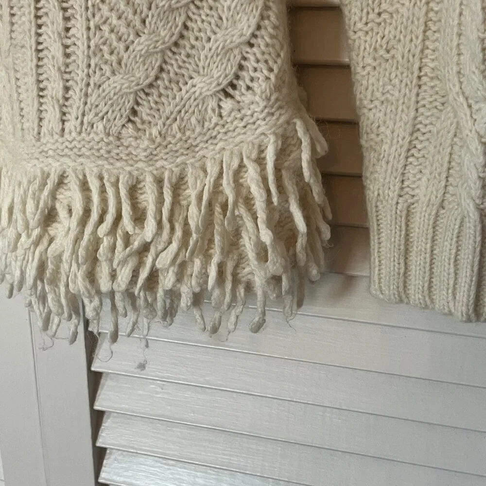 Banana Republic women's Fringe-Hem Cable-Knit Sweater cream small